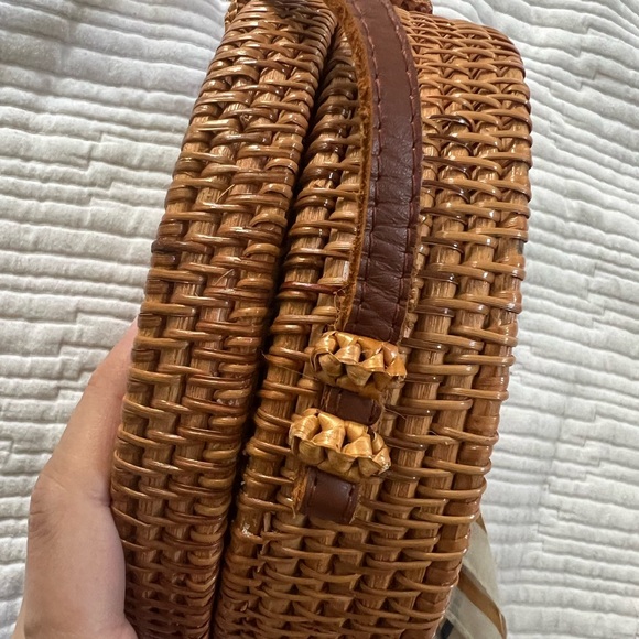 Woven Crossbody Bag - Picture 4 of 8